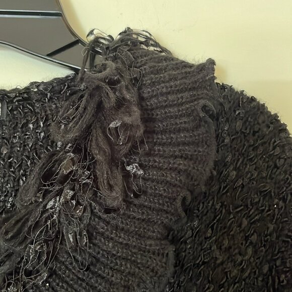 🖤✨ Vintage Lisa International Black Textured Knit Sweater with Ruffled Collar - Picture 4 of 12